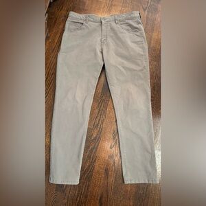 UNTUCKit Men Don Santiago Chinos Relaxed Fit Pants Size 34X30‎